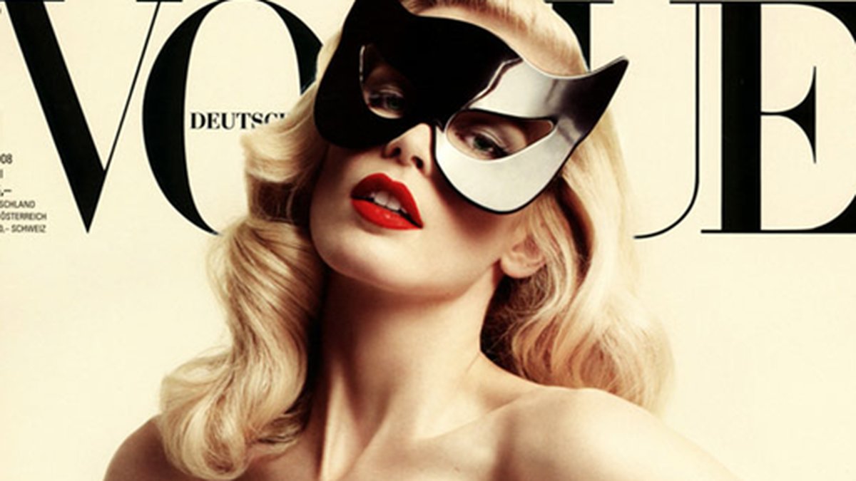 Claudia Schiffer på omslaget till tidningen Vogue. 